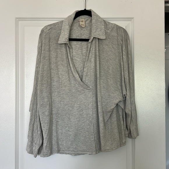 Free people/ we the free bundle- 2 shirts (XS) and 1 jacket (s) - Picture 5 of 9